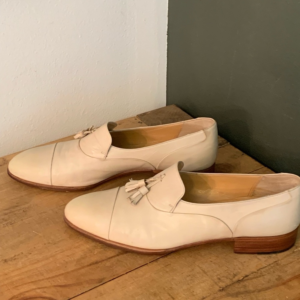 [ Bally ] Cream Leather Loafers.  Size 8 1/2